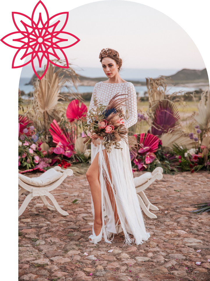 Grupo 5 un florista sujetando unas flores de varios colores